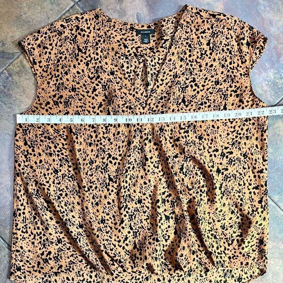 Halogen Animal Print Cap Sleeve Wrap Top Small - Picture 4 of 8